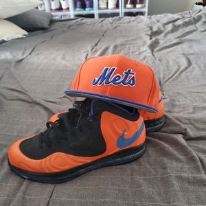 Nike Uptempo and matching Fitted